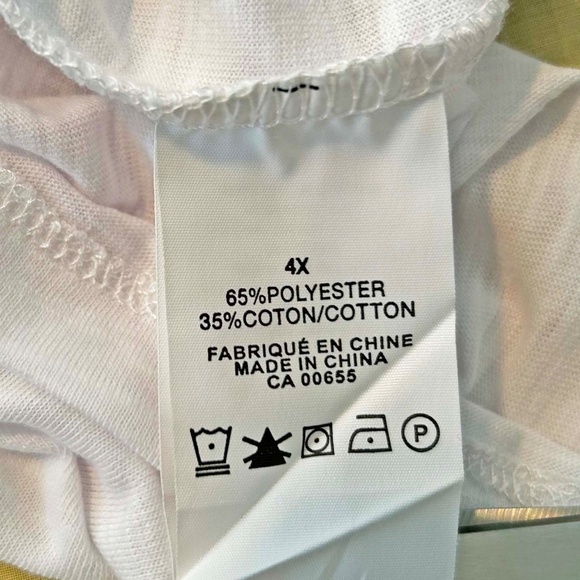 T-SHIRT, RUCHED NECK, WHITE WITH PRINT, SIZE 4X, GLASS SPARKLE ACCENTS, VEE NECK - Picture 6 of 9